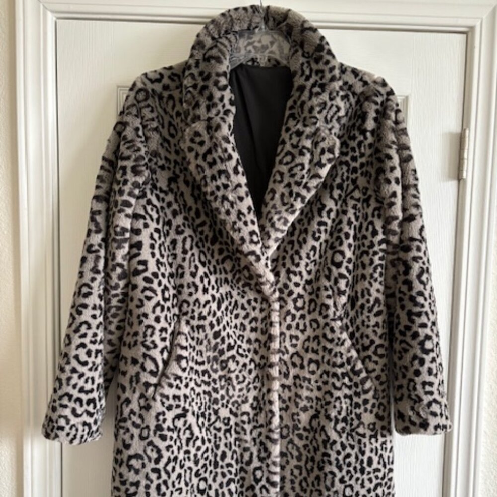 NWOT Sebby Collection Faux Fur Coat